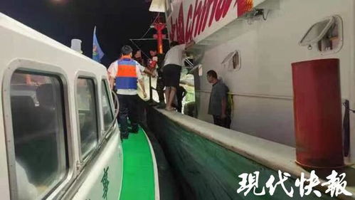 官方通报，旅客突发意外冲出高铁车门，不幸被夹，紧急救援展开