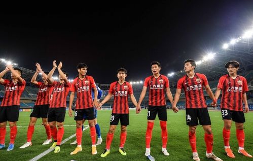 上海海港队五轮不败，3-1战胜河南队，展现强大实力